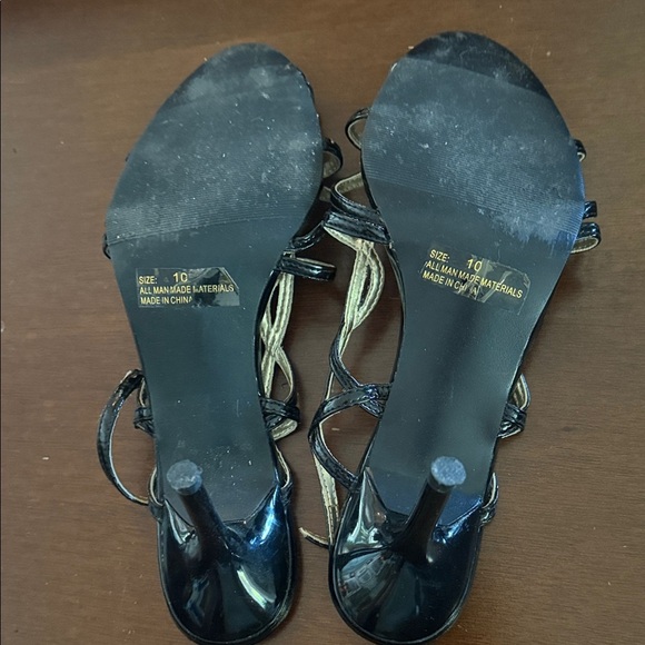 Roberto Vianni Glossy Black Strappy Heels. Size 10 - Picture 4 of 5